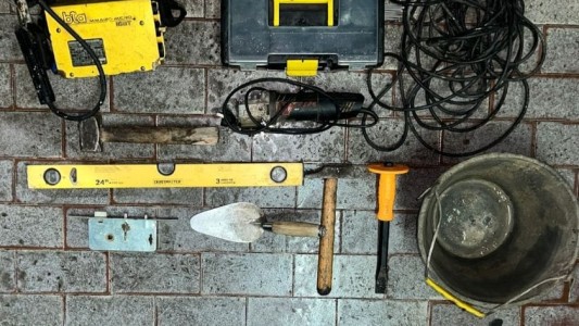 Intentaron ocupar una casa en el microcentro y terminaron detenidos