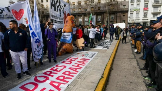 Trabajadores del Garrahan, Vialidad, el INTI y la CATT se movilizan este jueves al Senado