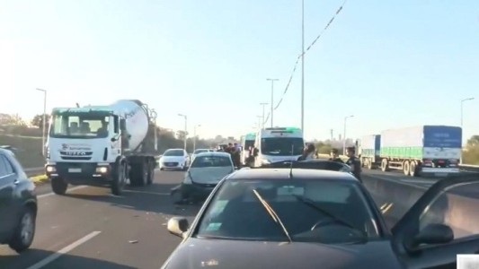Tres vehículos chocaron en cadena en Circunvalación