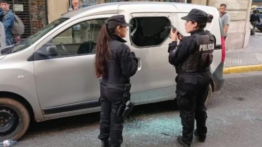 Rescatan a un perro encerrado en una camioneta en Puerto General San Martín