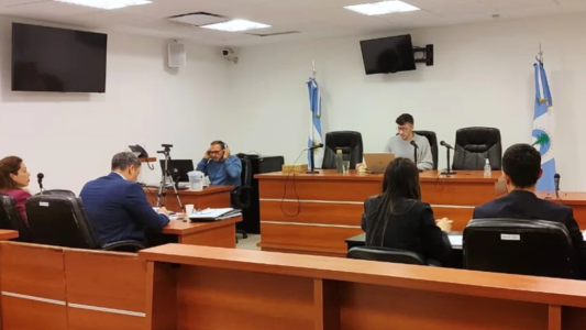 Imputaron a un hombre por asesinar a golpes a su bebé de 39 días