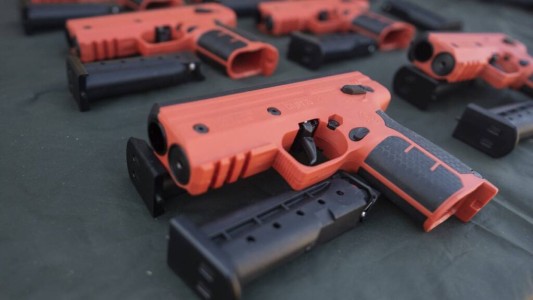 Pistolas Táser: efectivos de La Capital comenzarán a utilizarlas