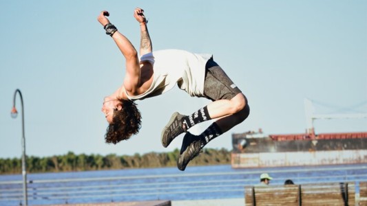Parkour en Rosario: jóvenes que desafían los límites del movimiento