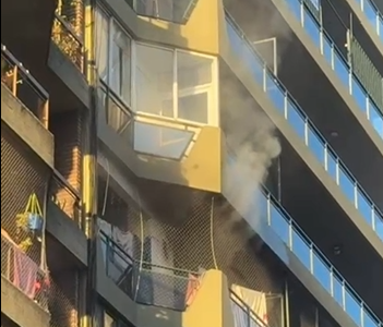 Incendio en un edificio del centro: una habitación quedó destruida, afortunadamente no hubo heridos