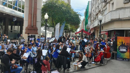 La Orquesta Barrio Ludueña celebra 20 años con un concierto gratuito en Rosario