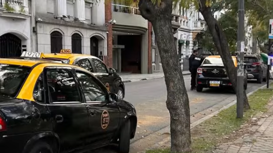 Suspendieron a los taxistas involucrados en la brutal golpiza a un pasajero