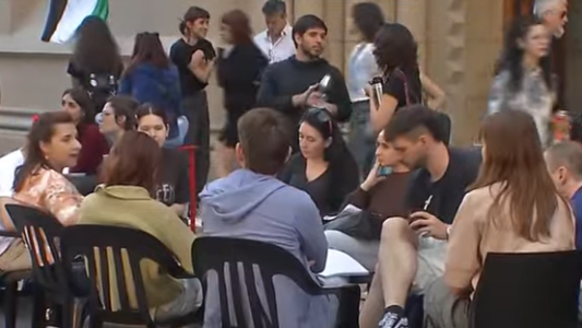Clases públicas y vigilia en la facultad de Humanidades contra el veto a la ley de financiamiento
