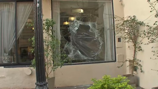Un hombre ingresó por la ventana de un geriátrico y robó un celular