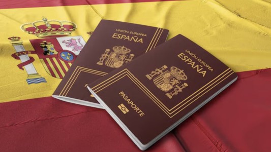El consulado español extiende horarios y suma una jornada especial para recibir documentación