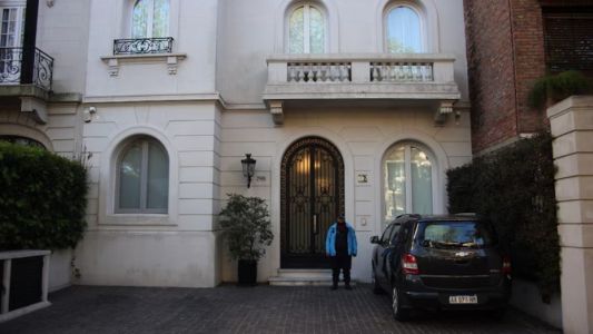Los ladrones que robaron en la casa de Pampita habían ingresado “legalmente” al país