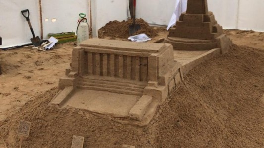 La Florida exhibe su Monumento a la Bandera hecho de arena