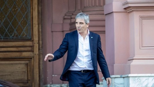 Caputo llegó a Washington para reunirse con Bessent y definir la ayuda de EE.UU.