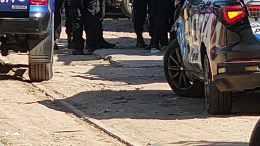 Investigan un posible femicidio en Villa Banana: una joven fue hallada muerta y hay un detenido