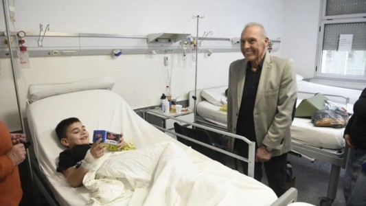 El recuerdo de Miguel Ángel Russo en el Hospital de Niños "Víctor J. Vilela"