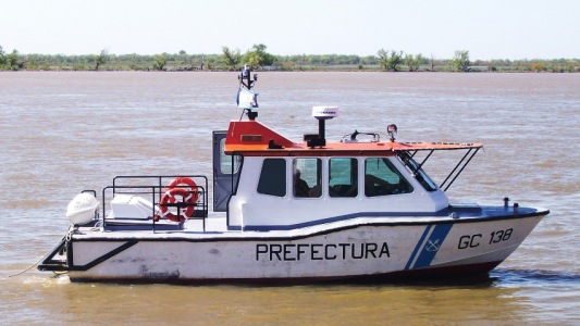 Le retirarán la licencia al timonel que embistió a una familia en el río