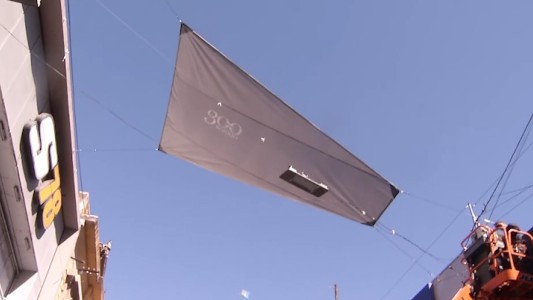 Comenzó la colocación de islas de sombras en la peatonal Córdoba