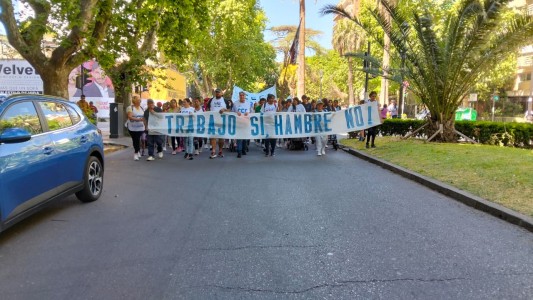 Paro nacional docente y movilización con ollas populares en Rosario