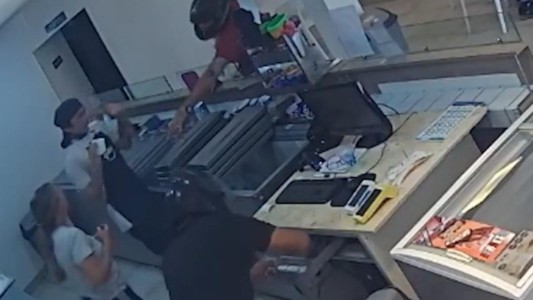 Violento robo en una heladería: la dueña se desmayó y los ladrones le sacaron el dinero de los bolsillos