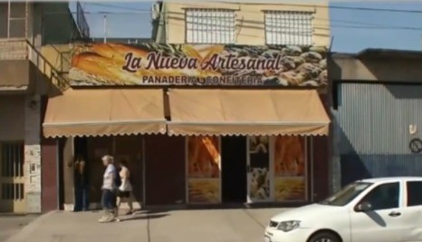 Robo violento en una panadería: dos hombres sustrajeron 15 millones de pesos