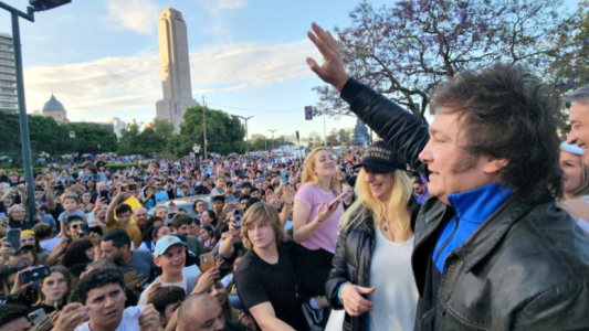 Milei evalúa cerrar su campaña presidencial en Rosario: un cambio de estrategia de última hora