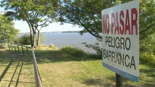 Un joven murió al caer por la barranca del Río Paraná tras un intento de robo