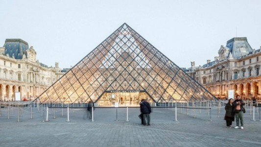 El Museo del Louvre estimó en 102 millones de dólares el valor de las joyas robadas
