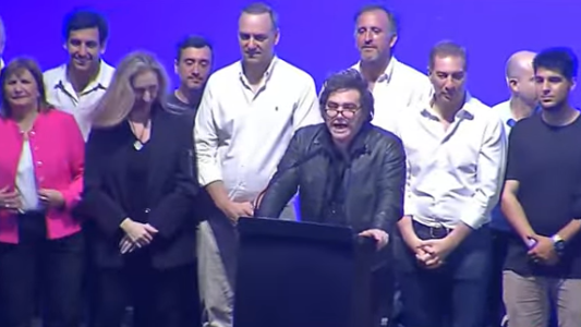 Milei cerró la campaña en Rosario con un discurso contra “la vieja política” y promesas de cambio definitivo