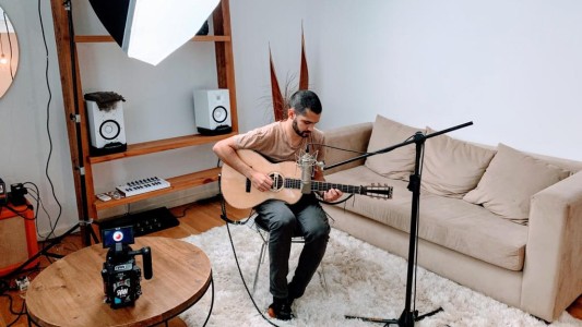 Alejo Topet: el guitarrista de la hija de Chayanne es argentino