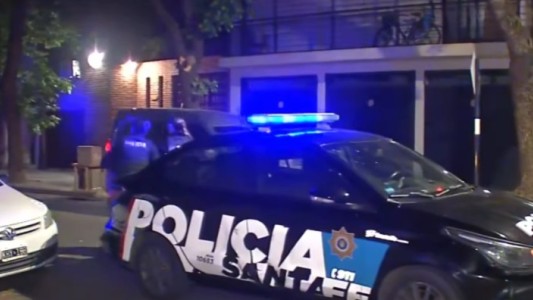 Hallaron sin vida a un hombre en su departamento y demoraron a su pareja
