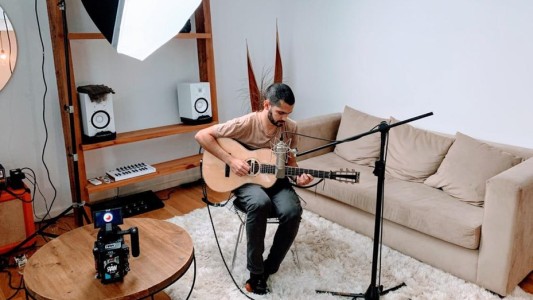 Alejo Topet: el guitarrista de la hija de Chayanne es argentino (1)