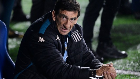 Costas, tras la derrota de Racing: “Defraudé a mi gente”