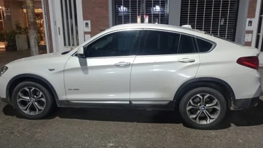 Intentaron evadir un control de rutina y atropellaron a una policía