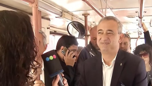 Último viaje de un trolebús de la línea K: Javkin despidió a las unidades históricas