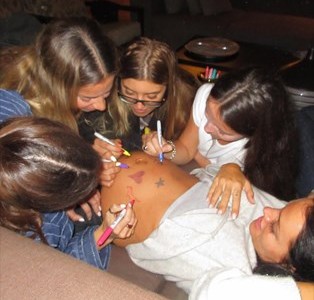 Así fue el baby shower de Oriana Sabatini con sus amigas