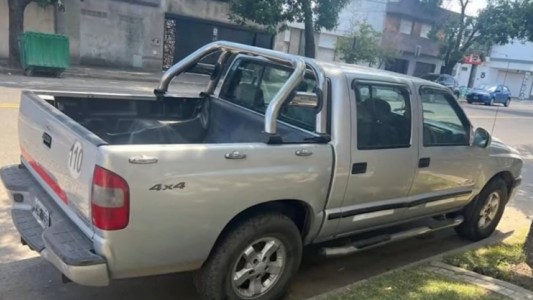 Le robaron la camioneta mientras disfrutaban de Colectividades