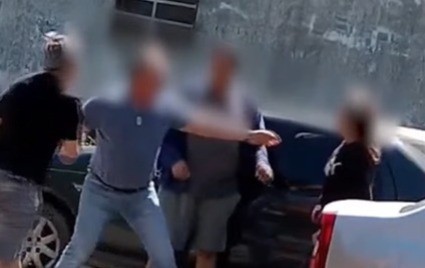 Una discusión de tránsito terminó en una violenta pelea entre automovilistas