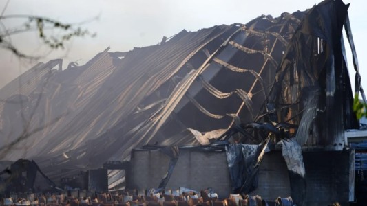 Comienzan las pericias para determinar cómo se inició el incendio en Ezeiza