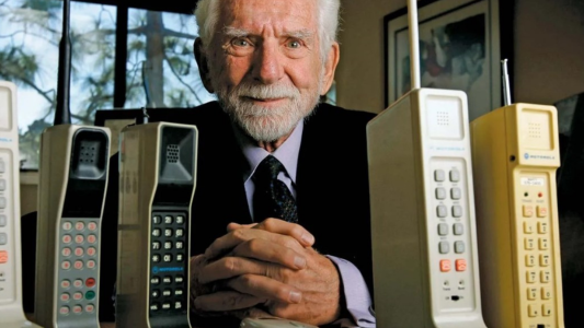 Se cumplieron 43 años del lanzamiento del primer teléfono celular