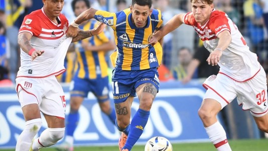 Polémica en Rosario: Estudiantes le hizo el pasillo a Central… de espaldas