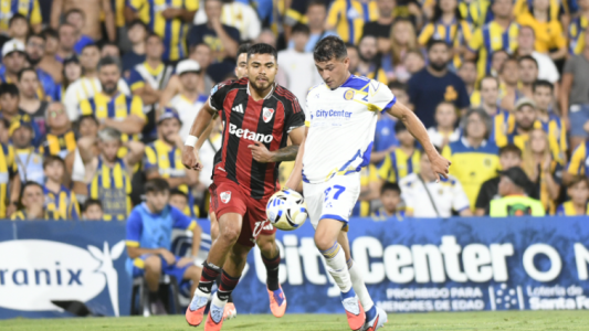 Rosario Central y River empataron en un duelo intenso en el Gigante de Arroyito