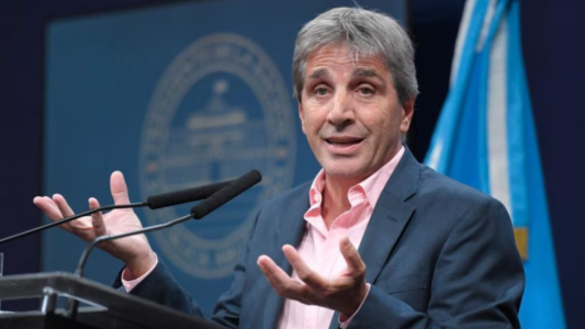 Caputo criticó a Pullaro por no liquidar los dólares obtenidos en Wall Street