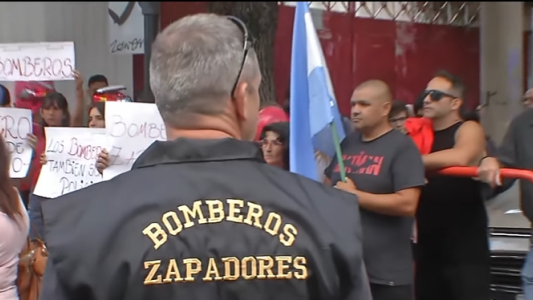Abrazo solidario a los Bomberos Zapadores