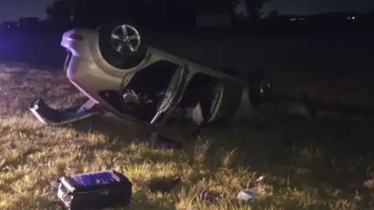 Rosario-Córdoba: un automovilista se durmió al volante y volcó en la autopista