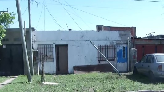 Un hombre apareció sin vida en su casa y detuvieron a su hermano como principal sospechoso