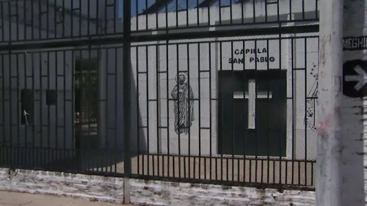 Saquearon una capilla y una escuela: suspendieron sus actividades por falta de luz y agua