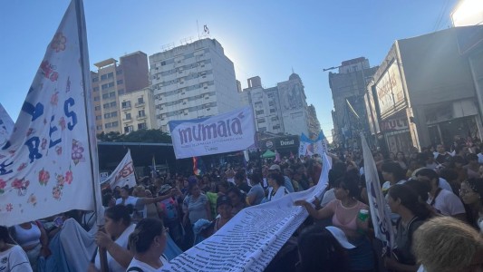 Un país con un femicidio cada 34 horas: fuerte movilización en Rosario