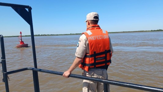 Continúa la búsqueda del policía tras el choque de su embarcación en el Río Paraná