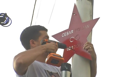 Dos años del crimen de César Roldán, colectivos, globos y una estrella para recordar al chofer asesinado