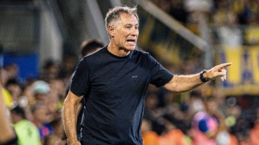 Ariel Holan dejó de ser el director técnico de Rosario Central