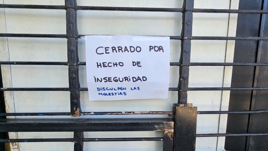 Robo y destrozos en un local de pagos: rompieron vidrios y cerraduras